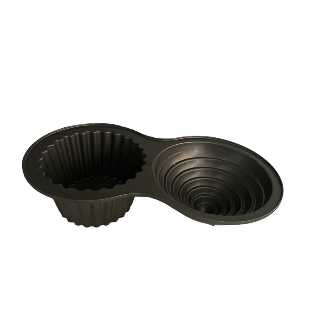 WILTON Large Cupcake Shape Cake Pan Double Nonstick Aluminum